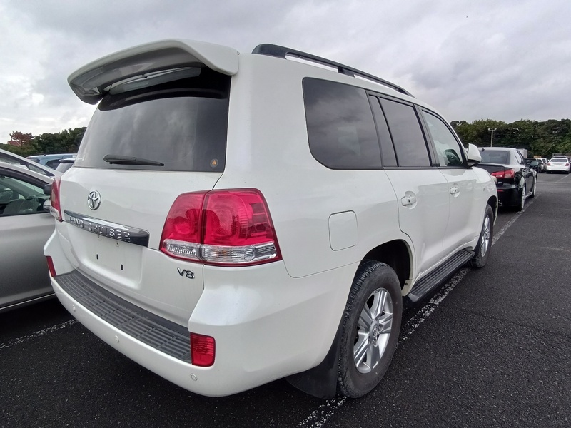 LAND CRUISER