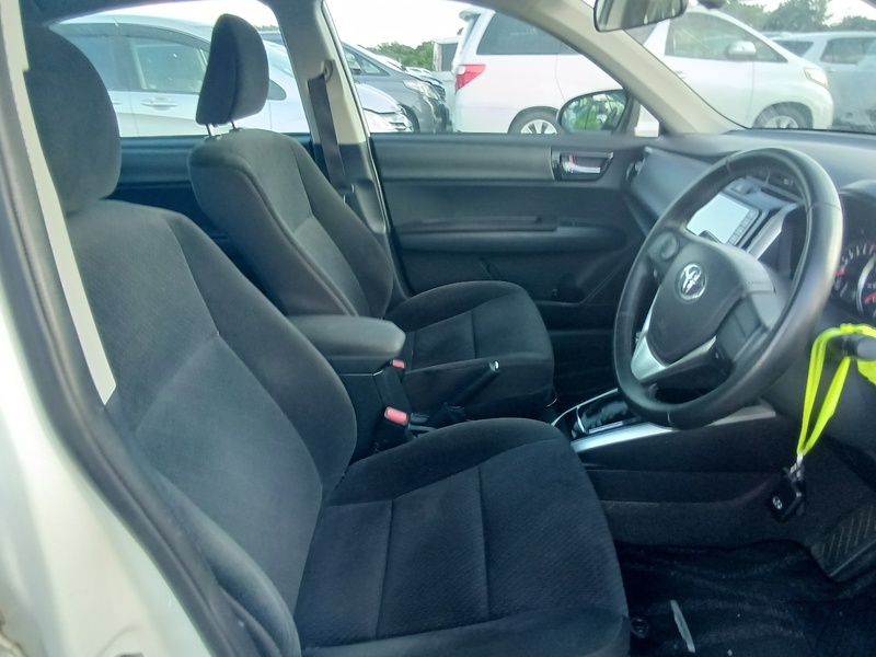 COROLLA AXIO