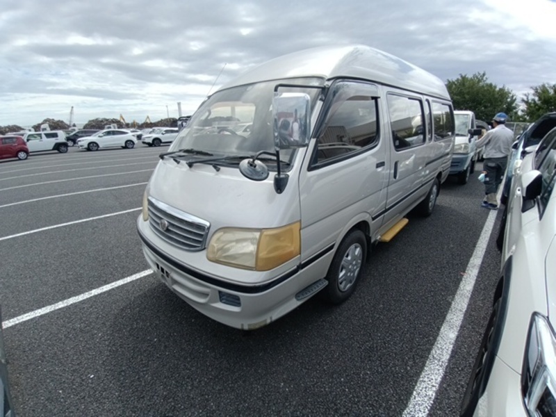 TOYOTA HIACE Wagon