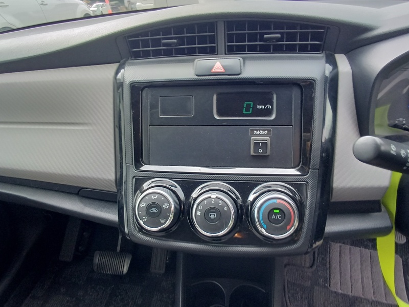 COROLLA AXIO