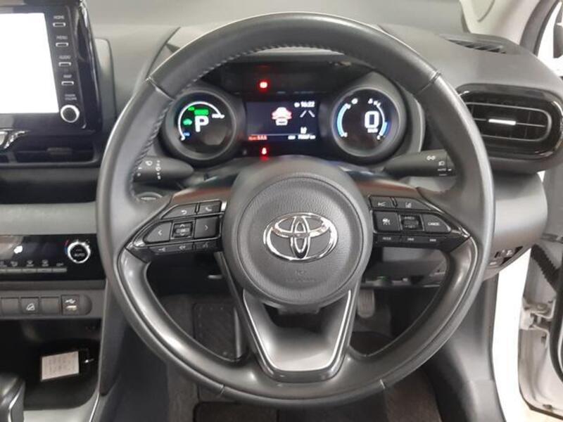 YARIS CROSS