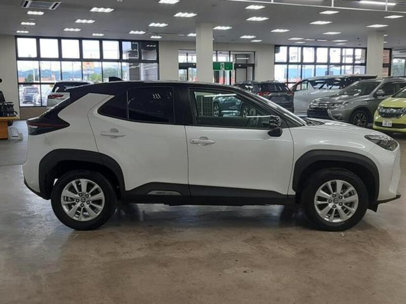 YARIS CROSS