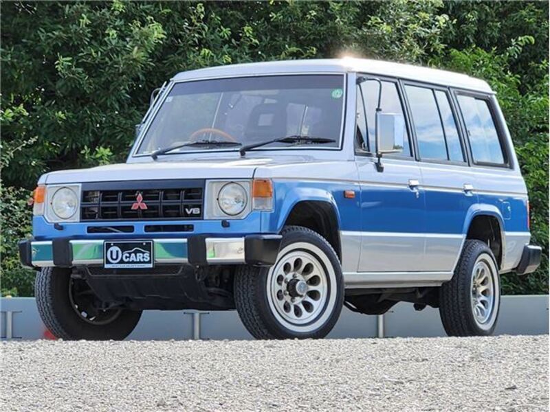 MITSUBISHI PAJERO