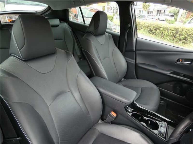 PRIUS PHV