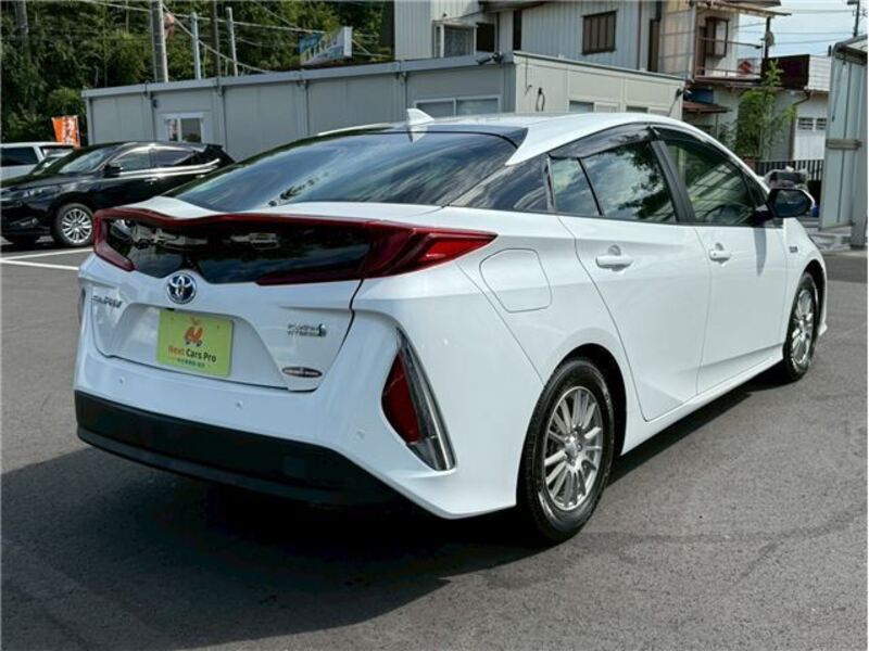 PRIUS PHV