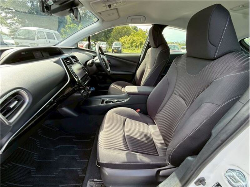 PRIUS PHV