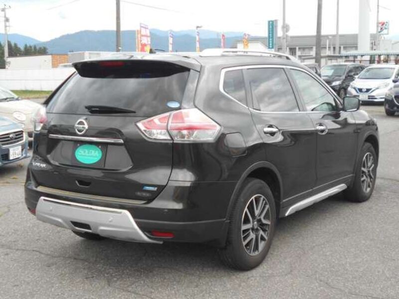 X-TRAIL