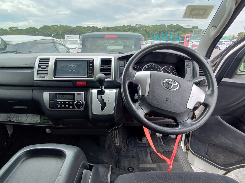 HIACE VAN
