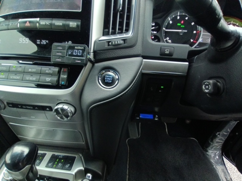 LAND CRUISER