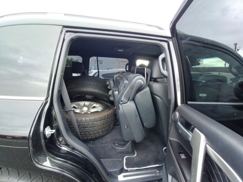 LAND CRUISER