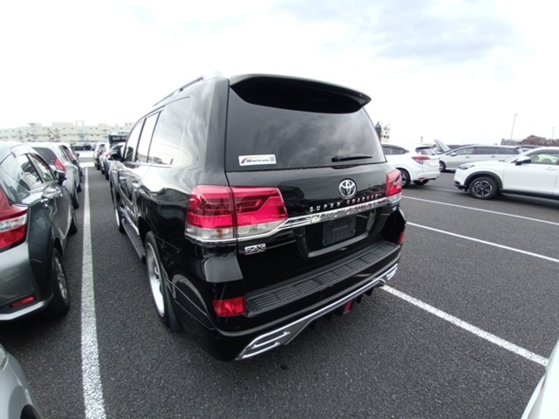 LAND CRUISER