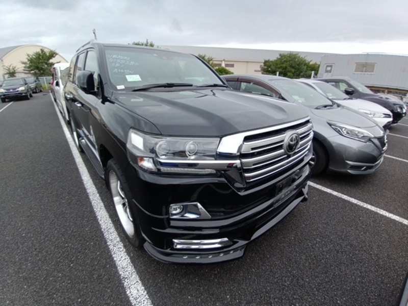 LAND CRUISER