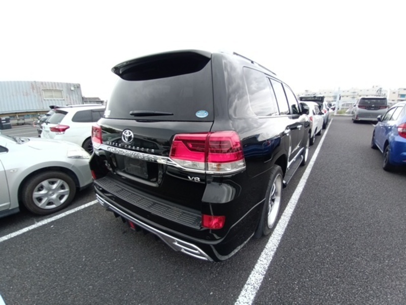 LAND CRUISER