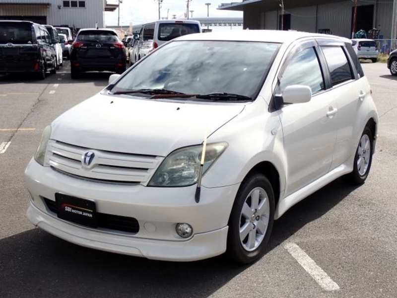 TOYOTA IST