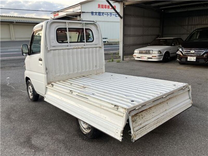 CLIPPER TRUCK