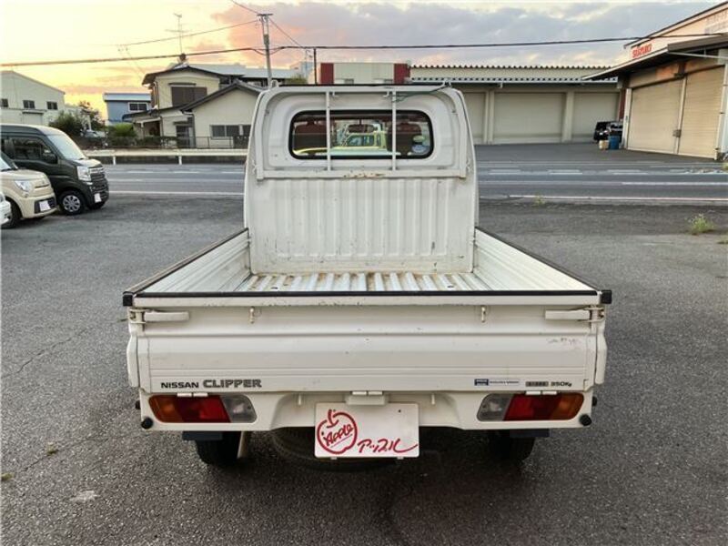 CLIPPER TRUCK