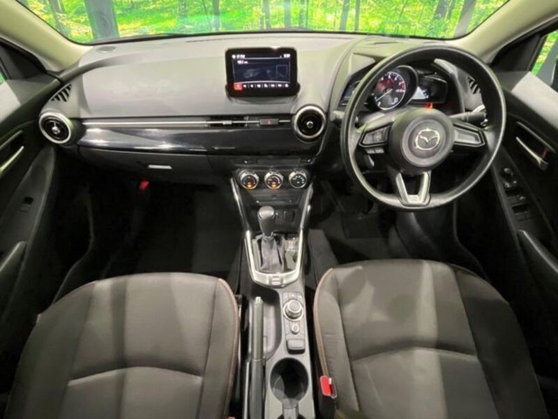 MAZDA2