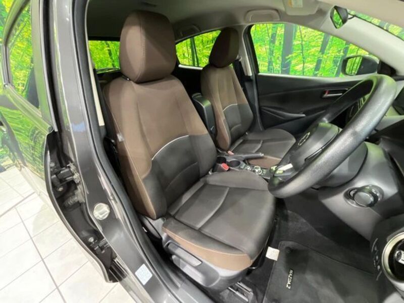MAZDA2