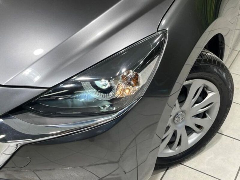 MAZDA2