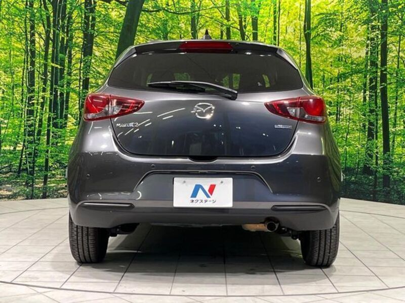 MAZDA2