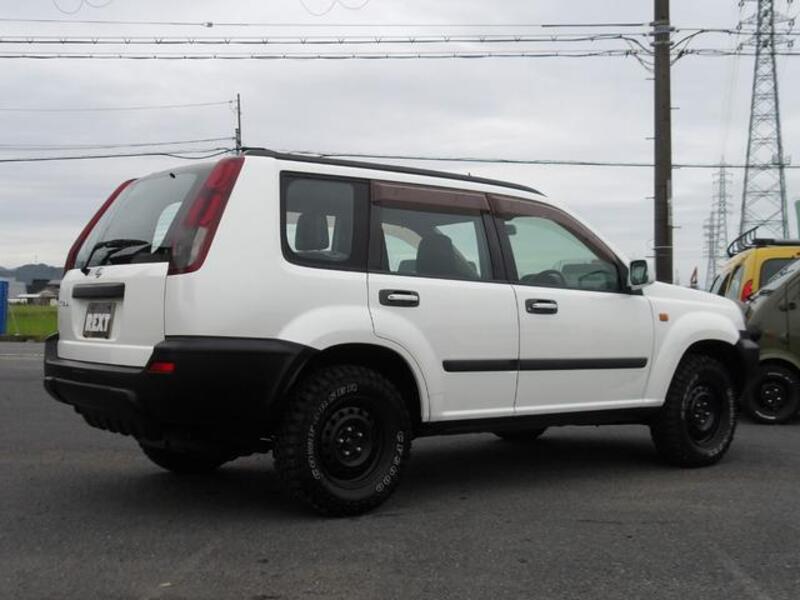 X-TRAIL