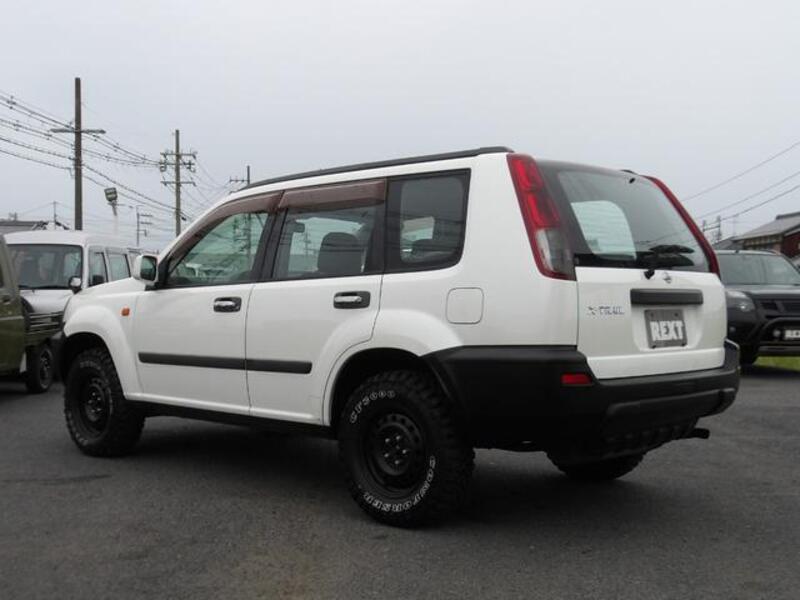 X-TRAIL