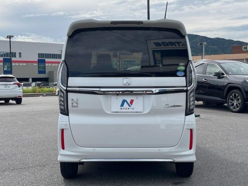 N BOX CUSTOM