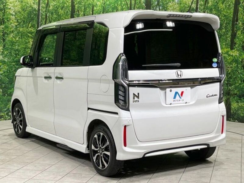 N BOX CUSTOM