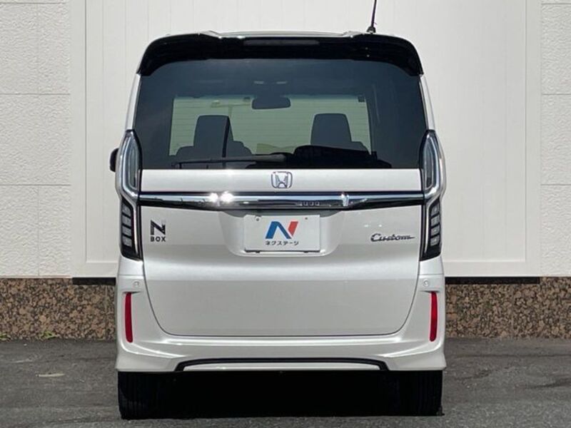 N BOX CUSTOM