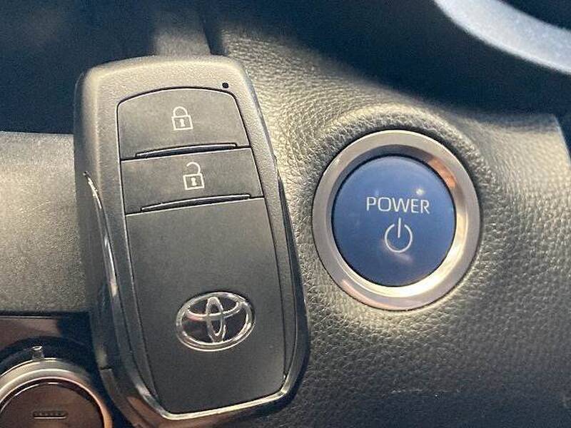 YARIS CROSS