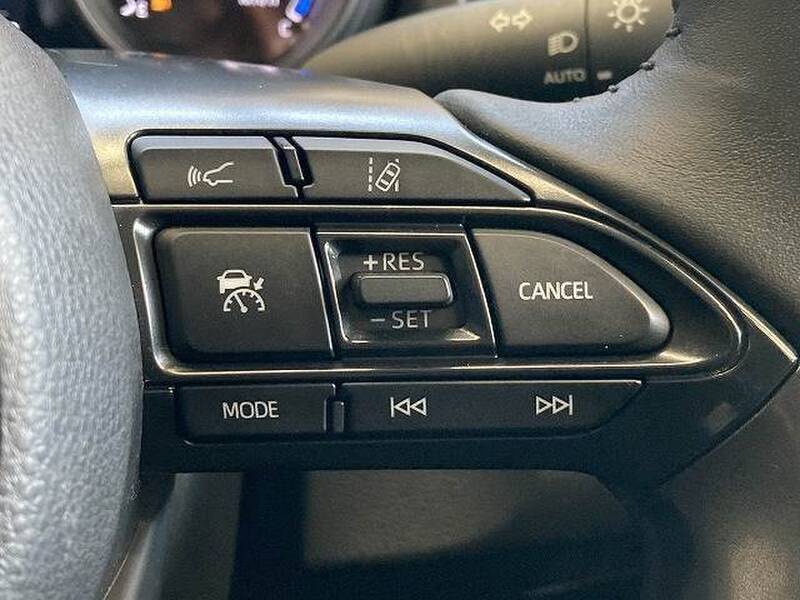 YARIS CROSS