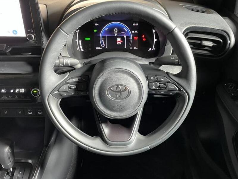 YARIS CROSS