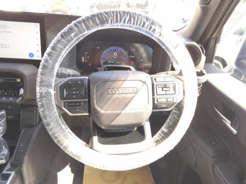 LAND CRUISER 250