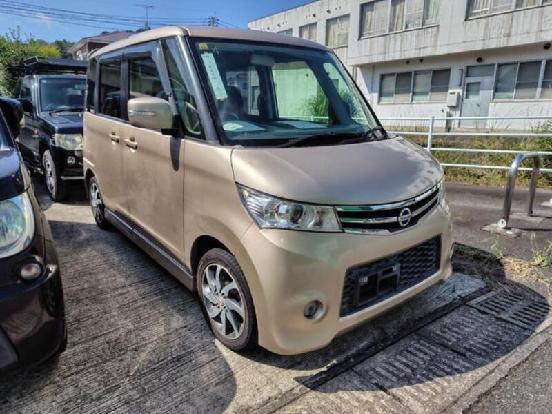 NISSAN ROOX