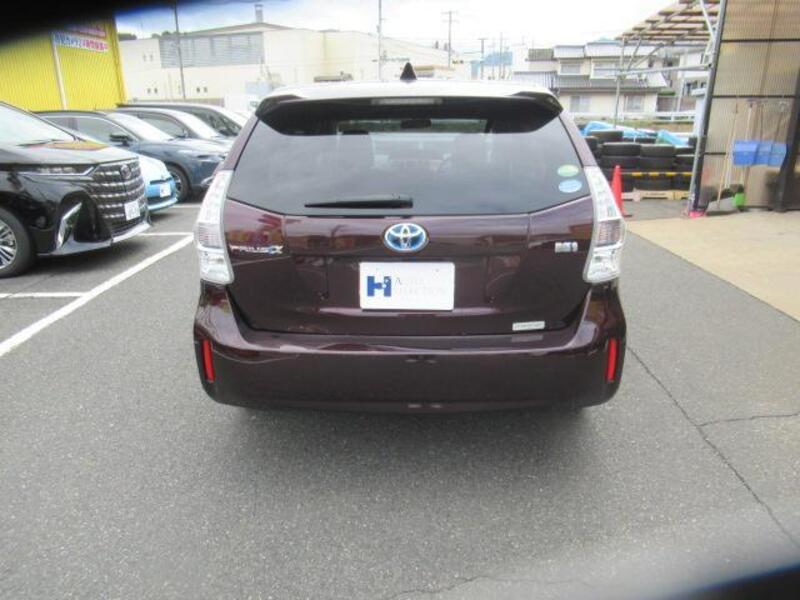 PRIUS ALPHA