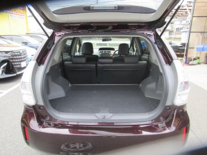 PRIUS ALPHA