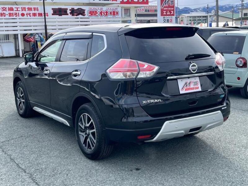 X-TRAIL