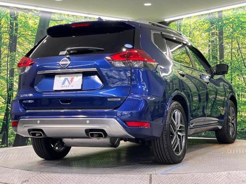 X-TRAIL