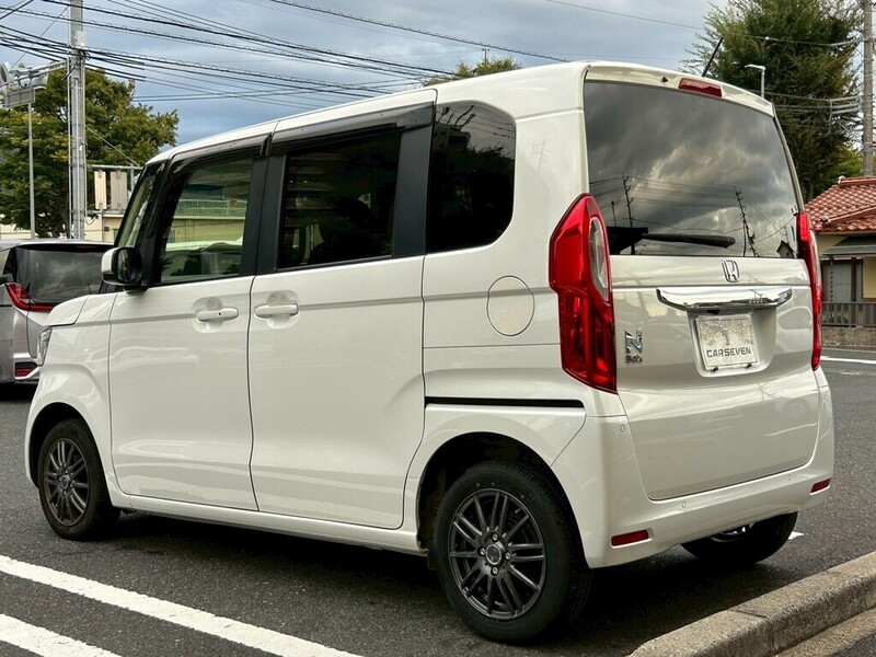 N BOX