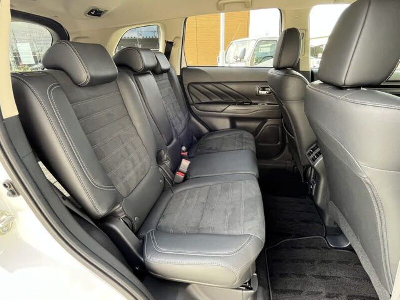 OUTLANDER PHEV