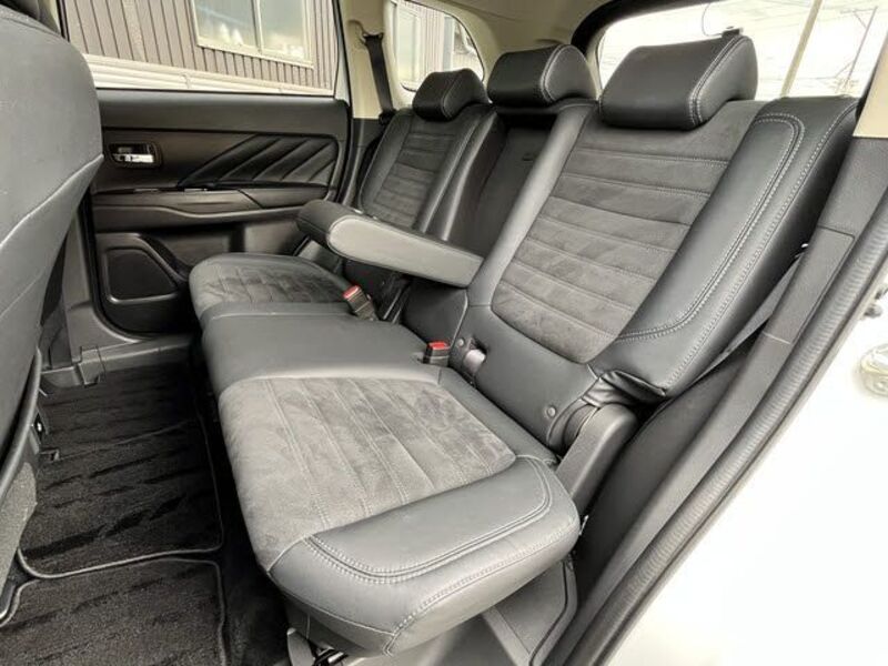 OUTLANDER PHEV