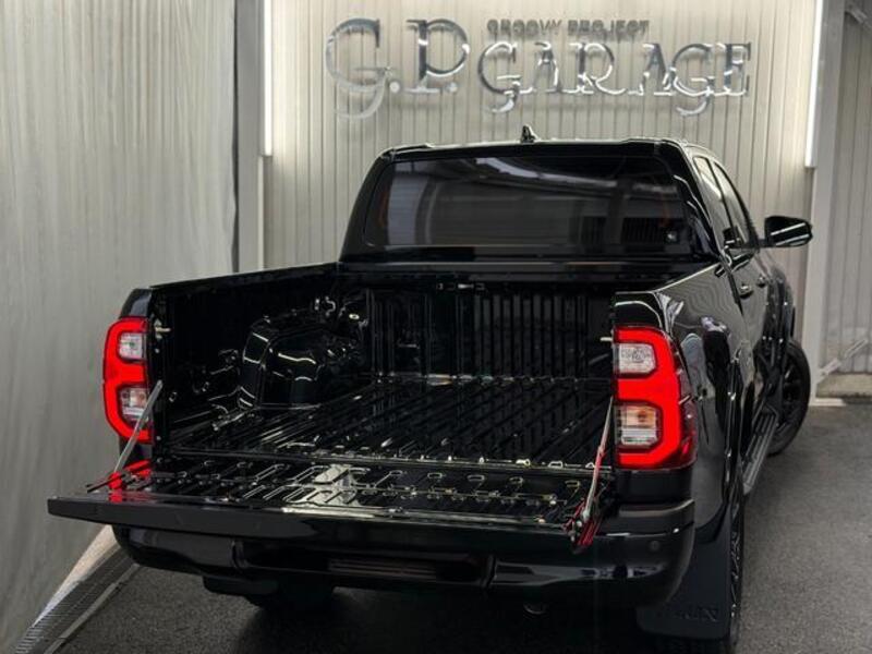 HILUX