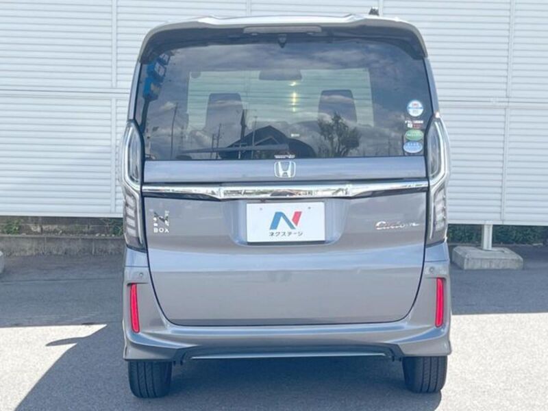 N BOX CUSTOM