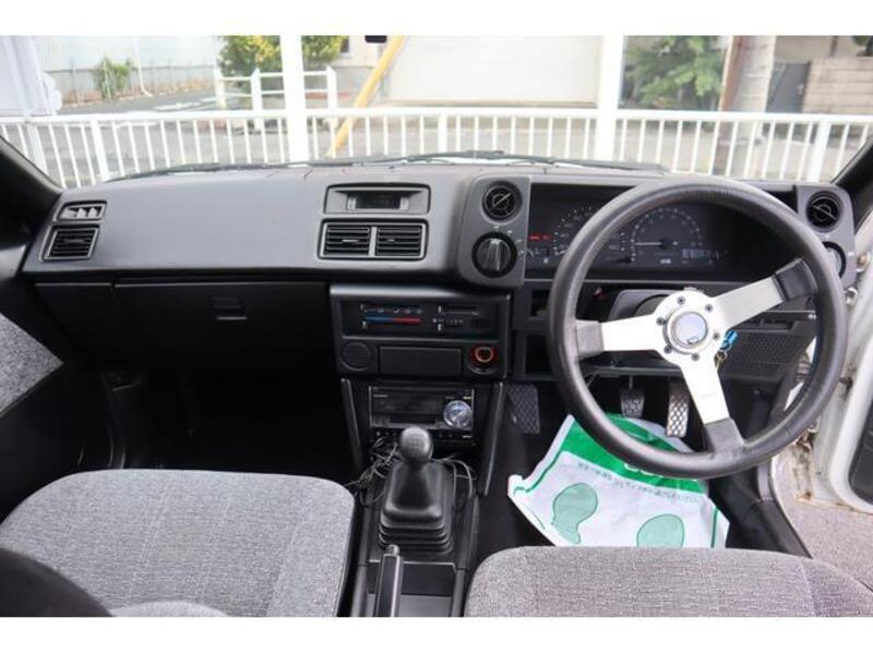 COROLLA LEVIN