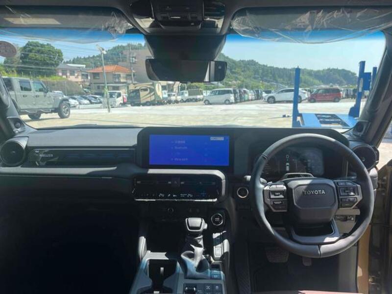LAND CRUISER 250