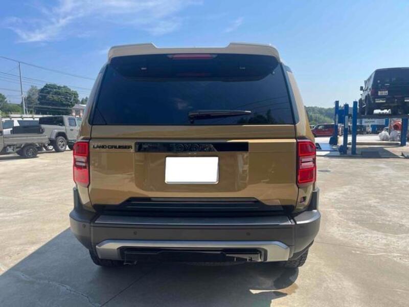 LAND CRUISER 250