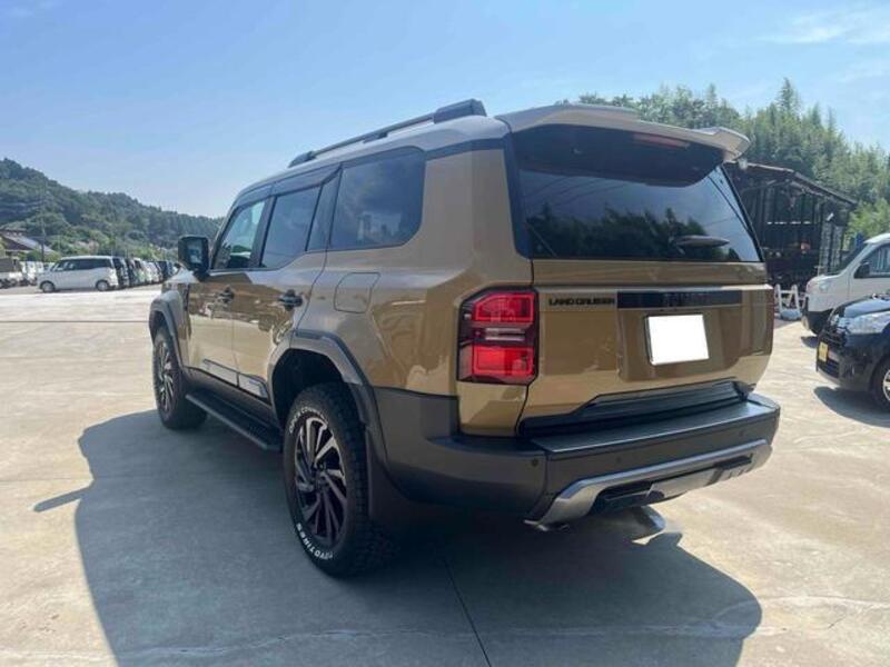 LAND CRUISER 250