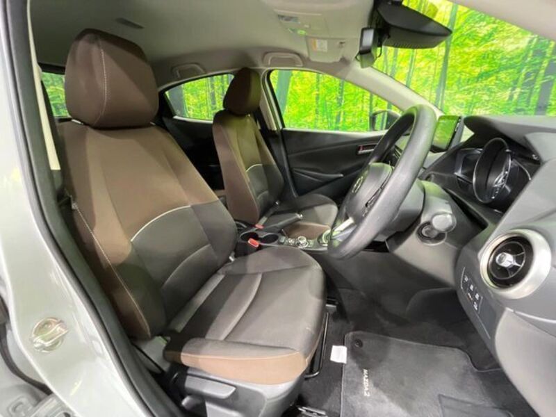 MAZDA2