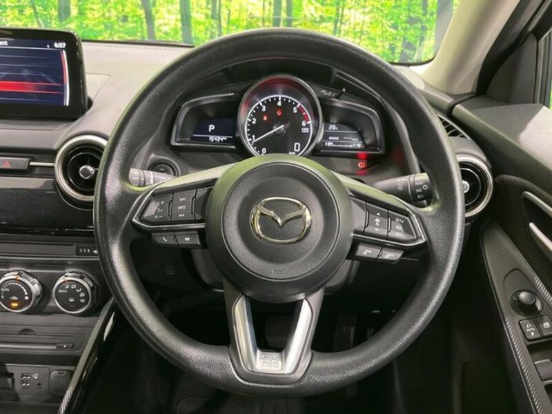 MAZDA2