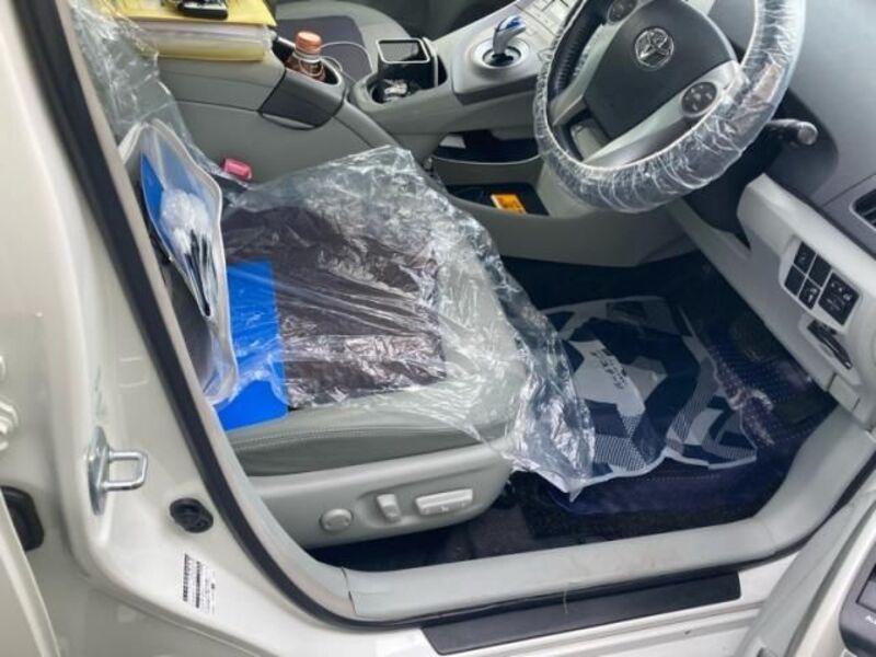 PRIUS PHV